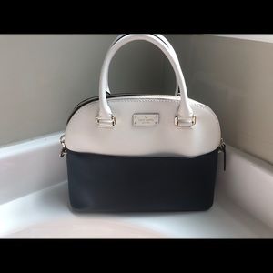 NWT White & Navy Kate Spade Grove Street Carli Bag